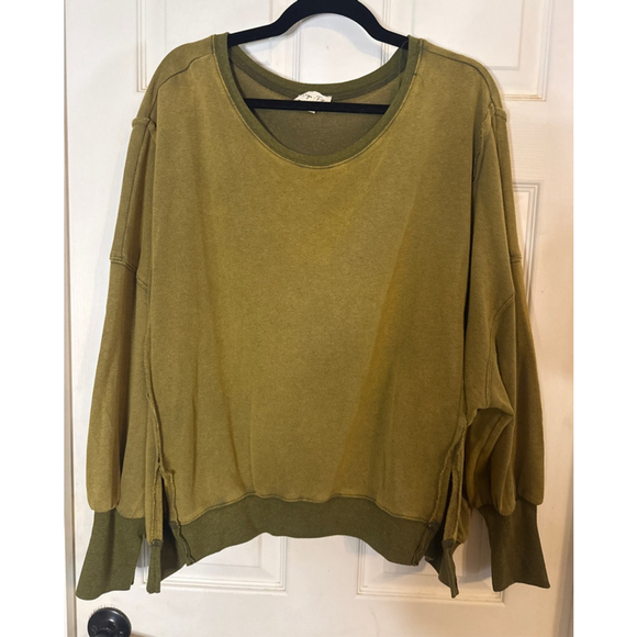 Sage + Fig Tops - Women's Sage + Fig Olive Green Sweatshirt Standard S